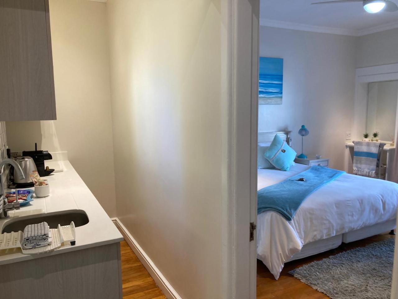 On The Bay Bed & Breakfast พอร์ตเอลิซาเบธ ภายนอก รูปภาพ