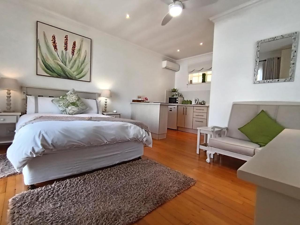 On The Bay Bed & Breakfast พอร์ตเอลิซาเบธ ภายนอก รูปภาพ