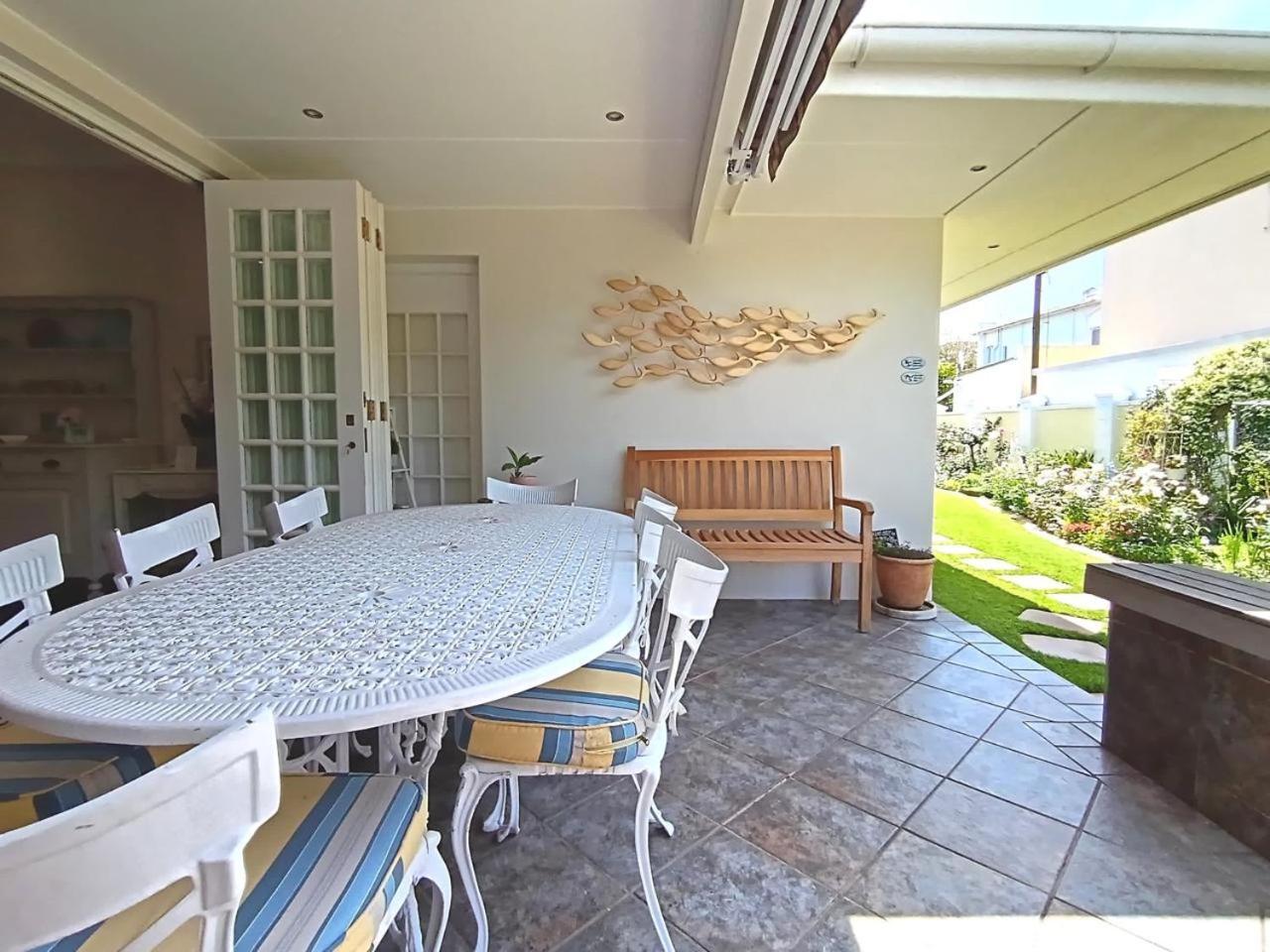 On The Bay Bed & Breakfast พอร์ตเอลิซาเบธ ภายนอก รูปภาพ