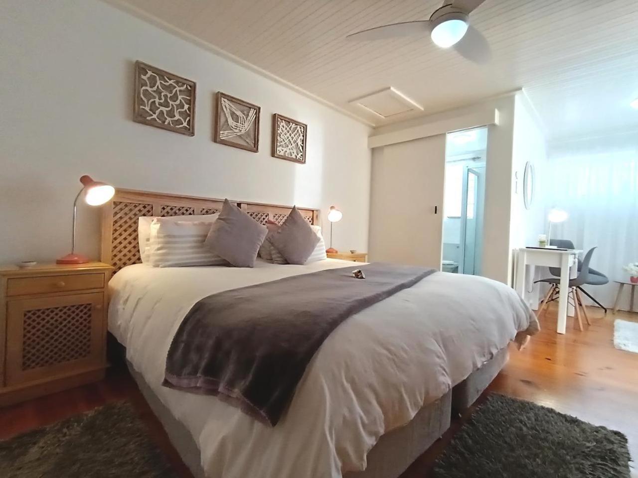 On The Bay Bed & Breakfast พอร์ตเอลิซาเบธ ภายนอก รูปภาพ